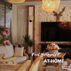 Patient lounge with cozy home-like design at Smile Center Turkey